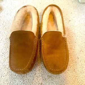Men’s cozy slippers